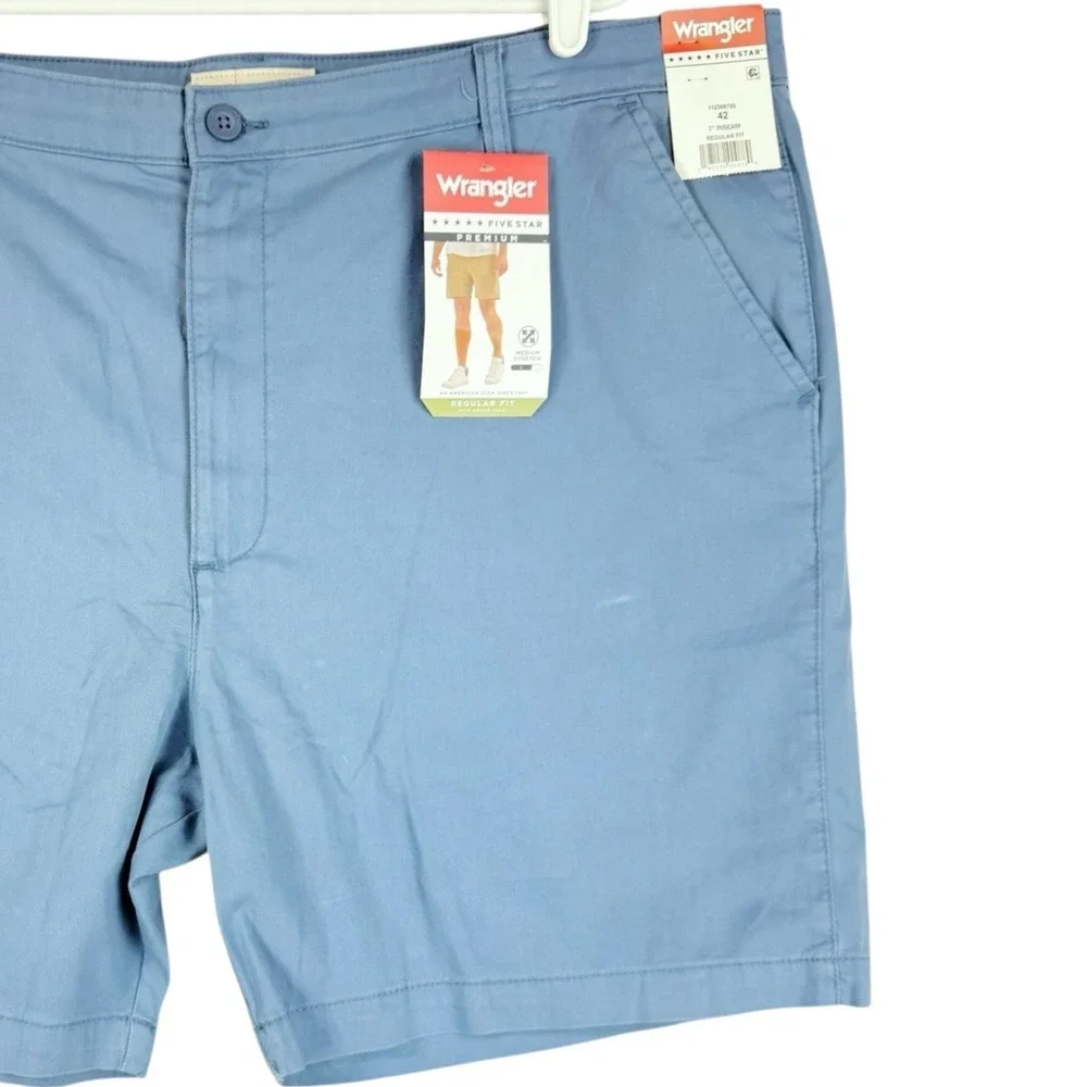 Wrangler Men's Regular Fit Medium Stretch Blue Shorts Size 42 Inseam 7